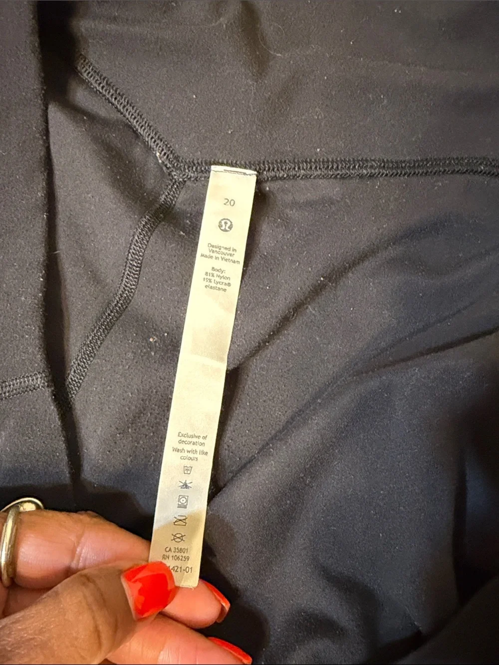 Lululemon black joggers Size 20